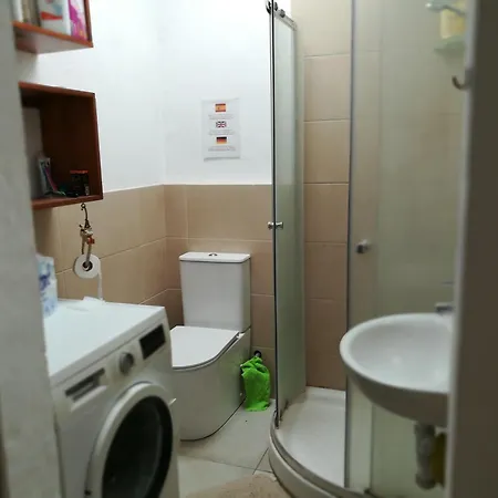 Bett 2 Im Frauen-2-bettzimmer Nur Frauen Only Women Solo Mucheres *